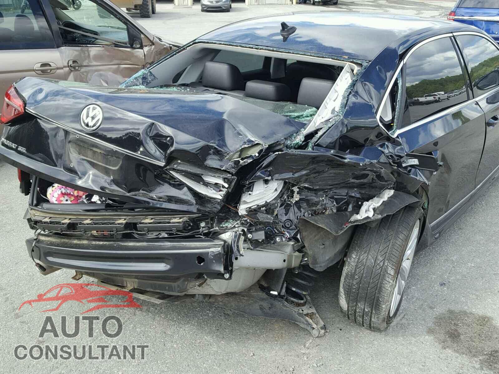 VOLKSWAGEN PASSAT 2017 - 1VWCT7A38HC032028