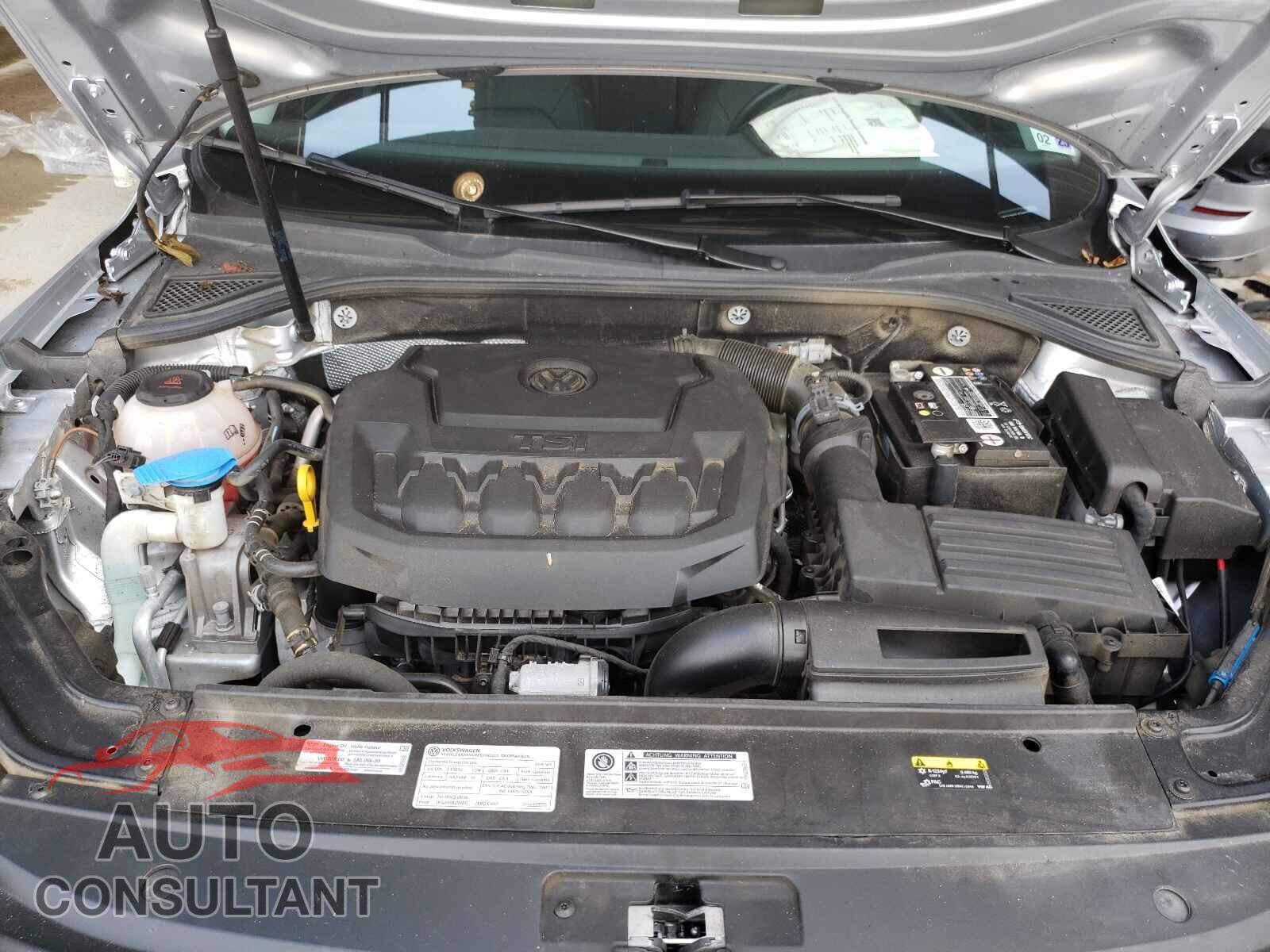 VOLKSWAGEN PASSAT 2018 - 1VWCA7A31JC049717
