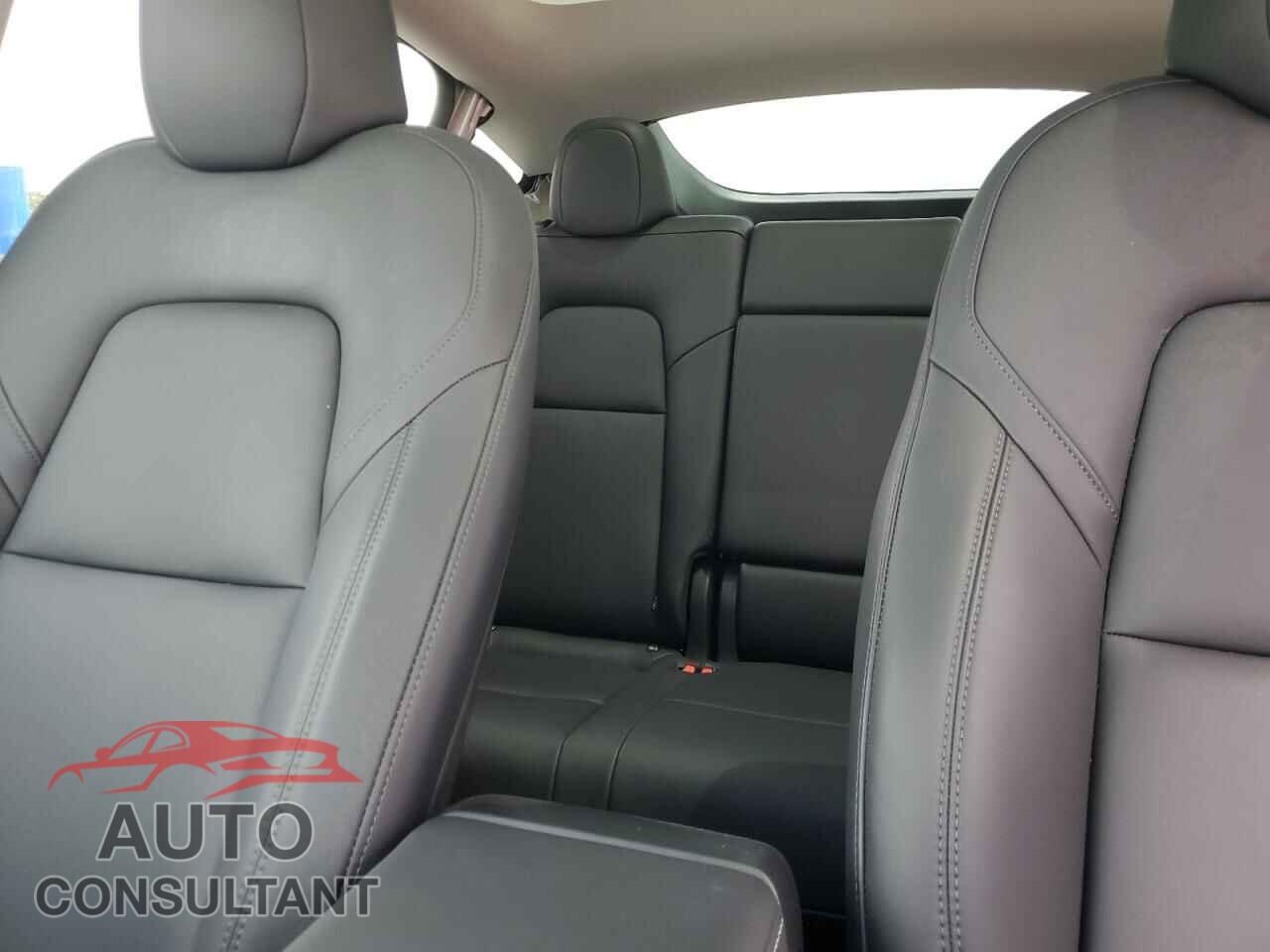 TESLA MODEL Y 2024 - 7SAYGDED5RA333505
