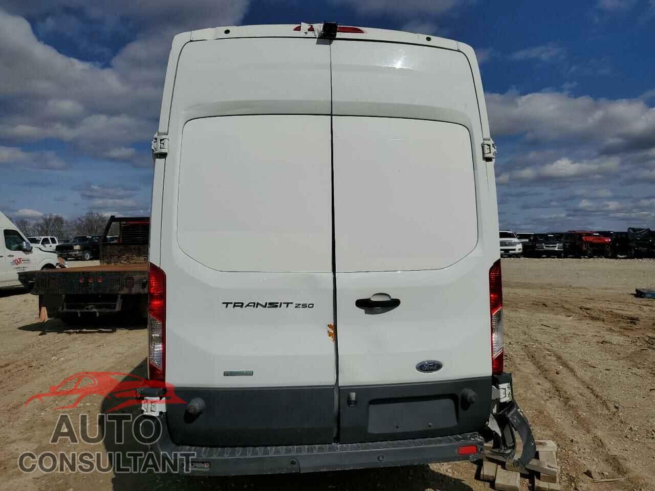 FORD TRANSIT 2017 - 1FTYR3XG0HKB21124
