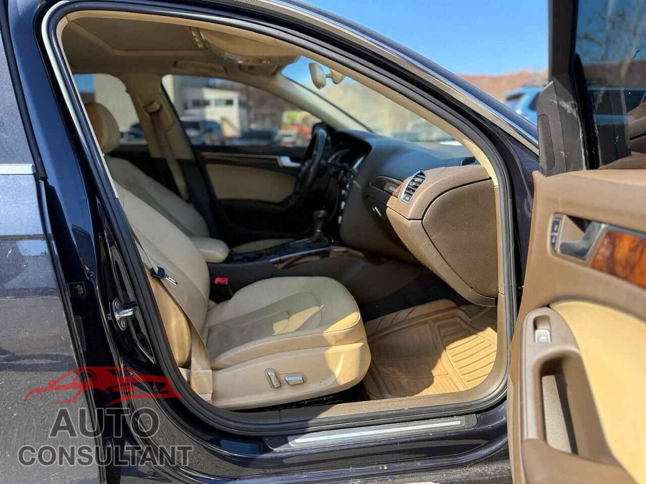 AUDI A4 2013 - WAUBFAFLXDN050070