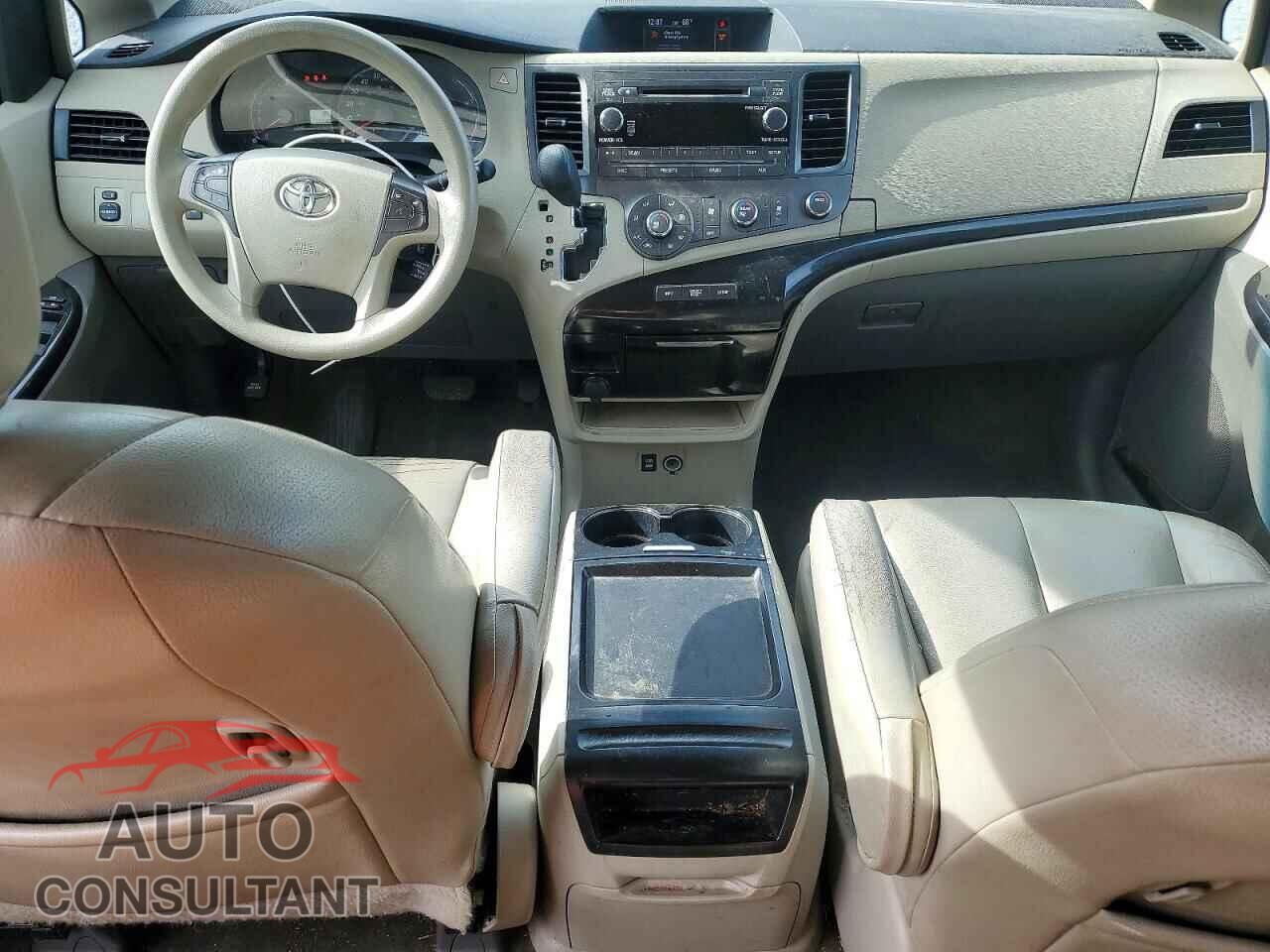 TOYOTA SIENNA 2011 - 5TDKK3DC7BS172275
