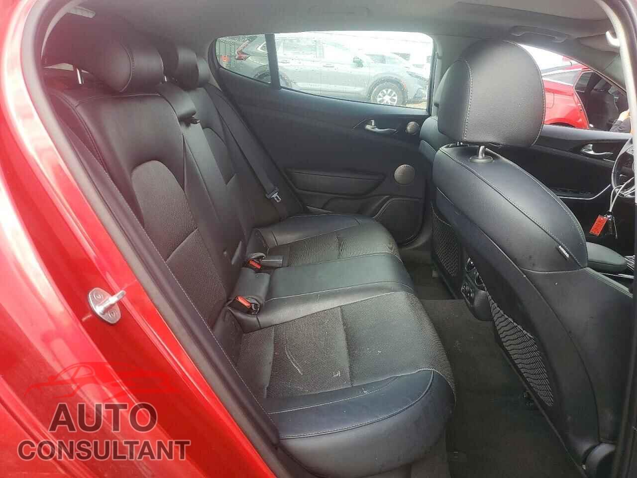 KIA STINGER 2019 - KNAE15LA6K6054419