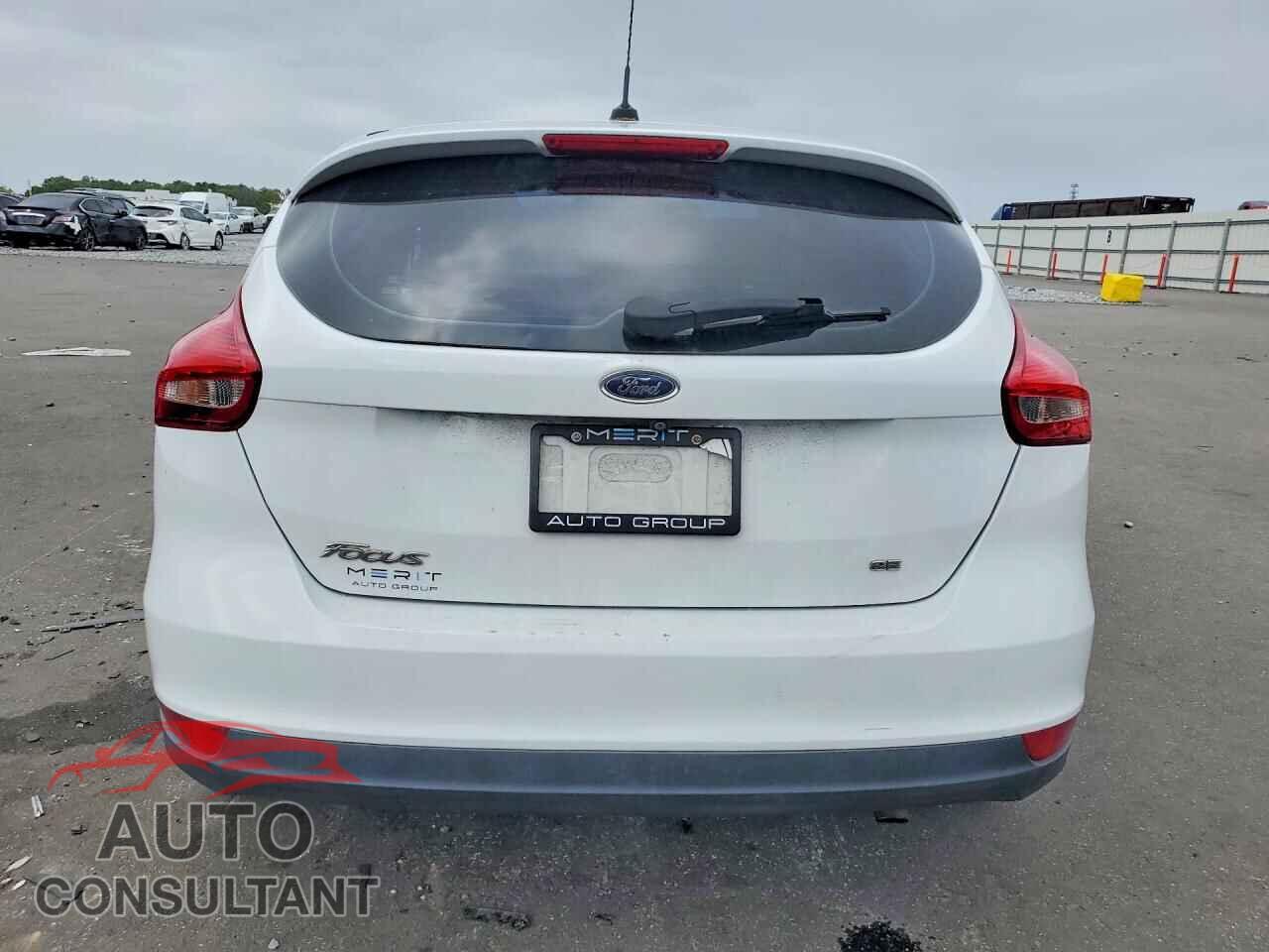 FORD FOCUS 2018 - 1FADP3K27JL315851