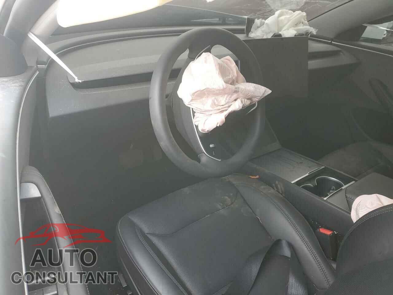 TESLA MODEL 3 2025 - 5YJ3E1EA0SF903551