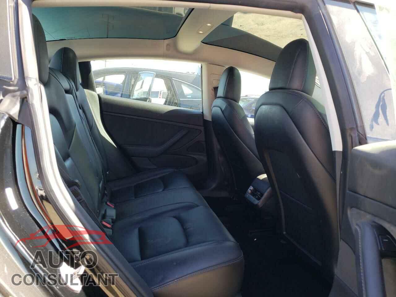 TESLA MODEL 3 2018 - 5YJ3E1EA5JF171738