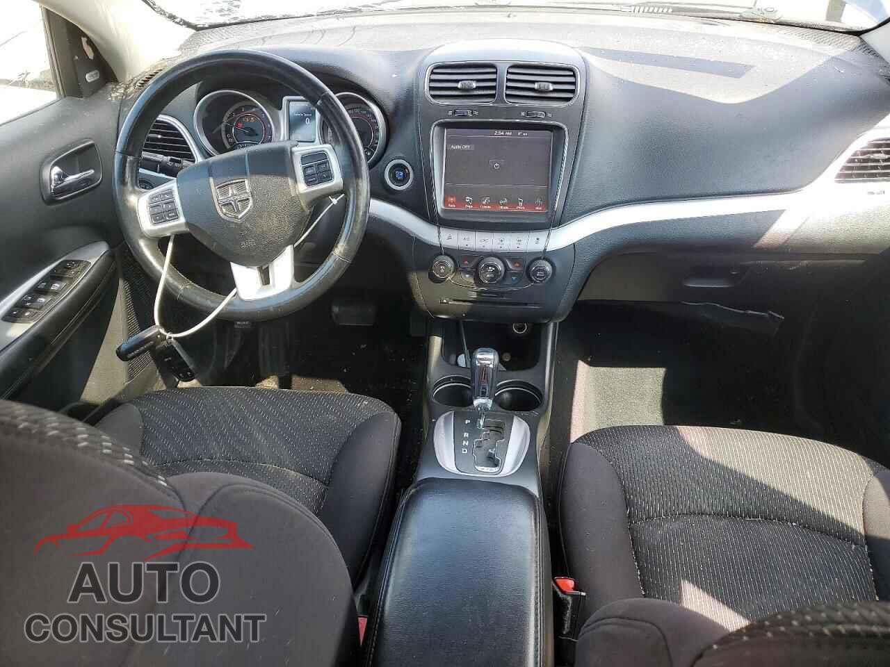 DODGE JOURNEY 2013 - 3C4PDCCG2DT643021