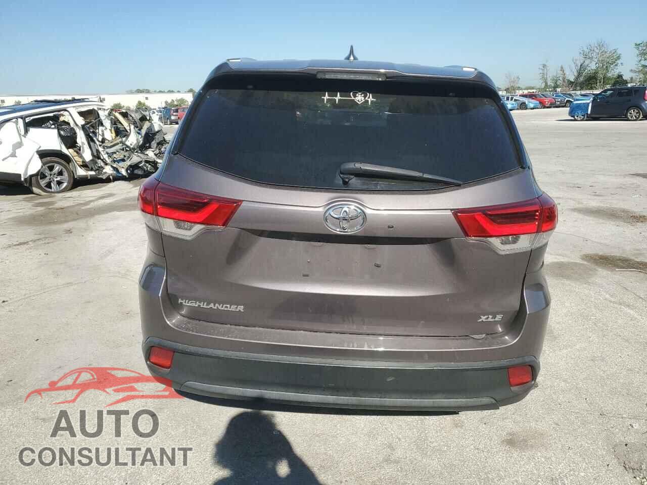 TOYOTA HIGHLANDER 2018 - 5TDKZRFH4JS537839
