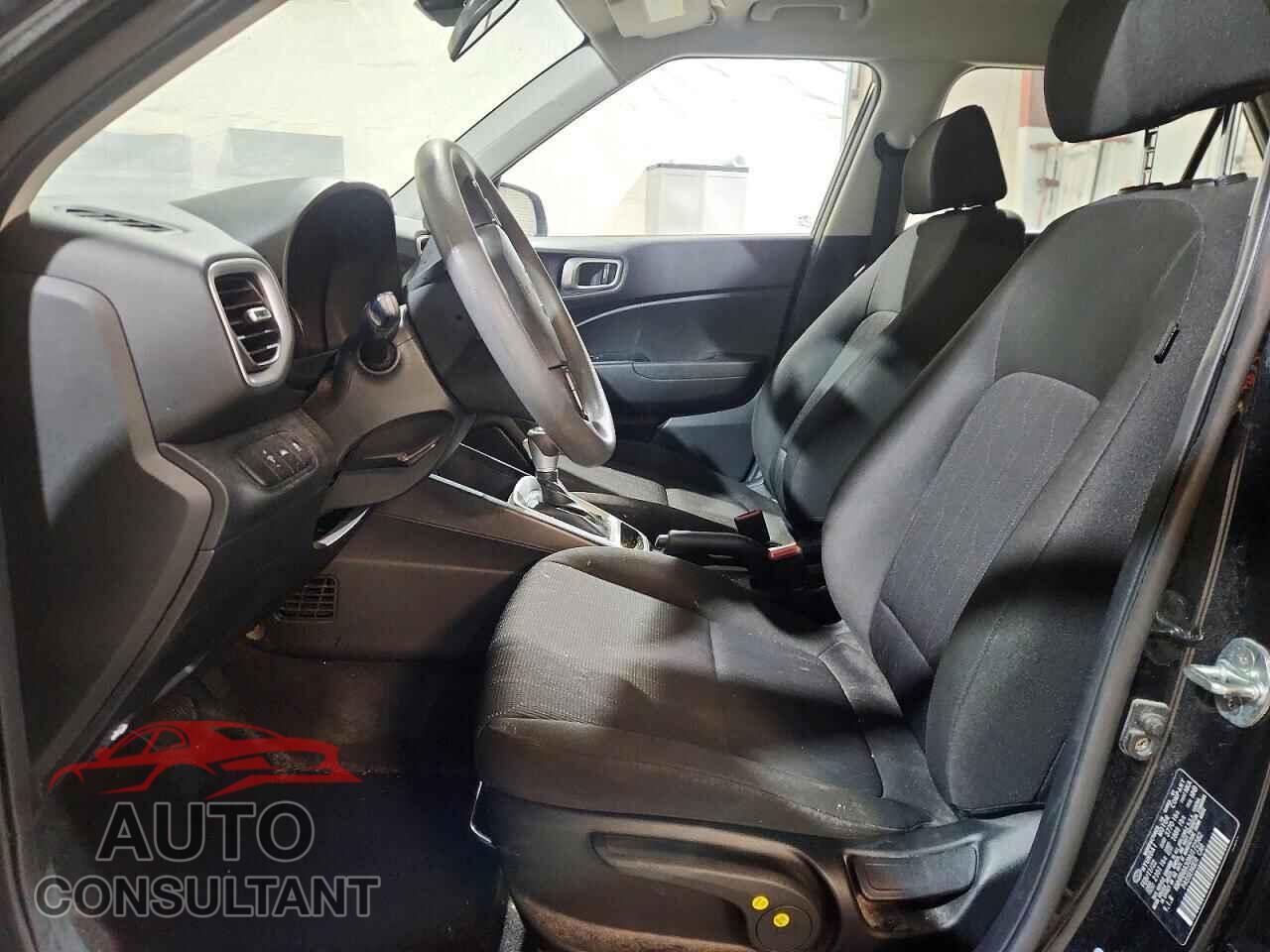 HYUNDAI VENUE 2022 - KMHRB8A30NU172582