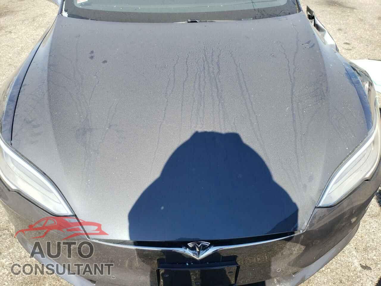 TESLA MODEL S 2020 - 5YJSA1E25LF402303