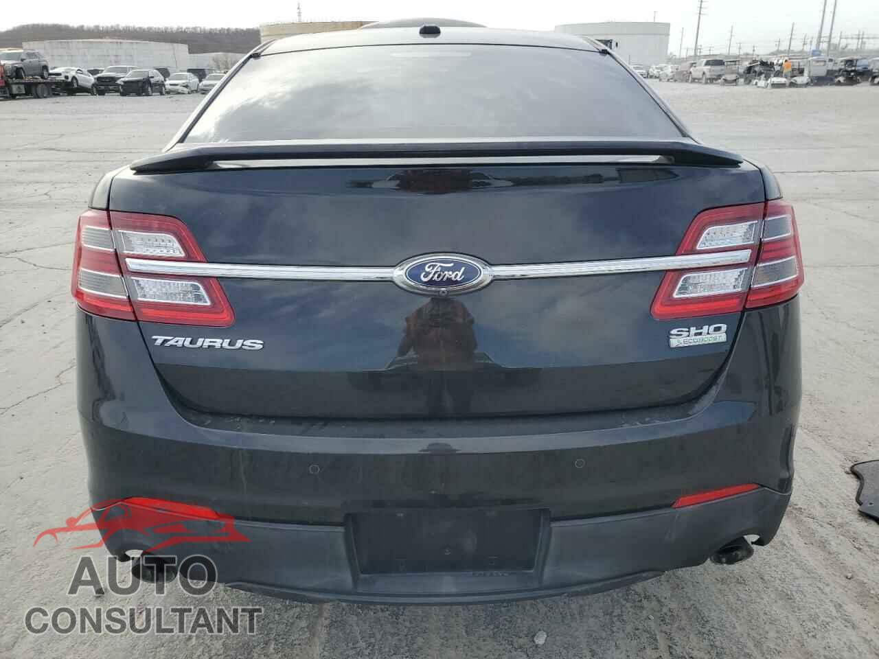 FORD TAURUS 2015 - 1FAHP2KTXFG121786