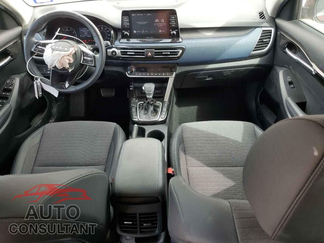 KIA SELTOS 2023 - KNDEUCAA4P7449427