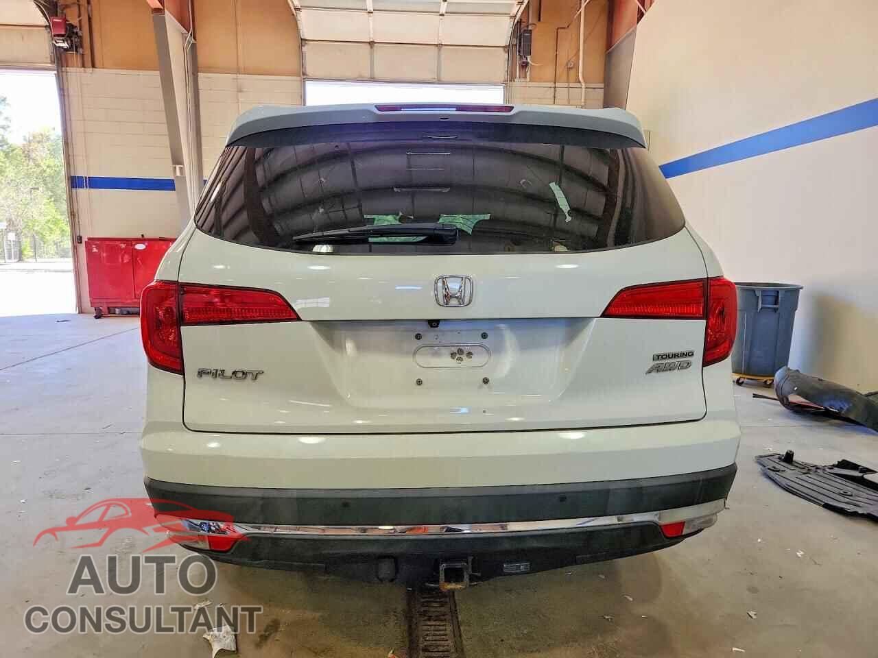 HONDA PILOT 2016 - 5FNYF6H99GB124528