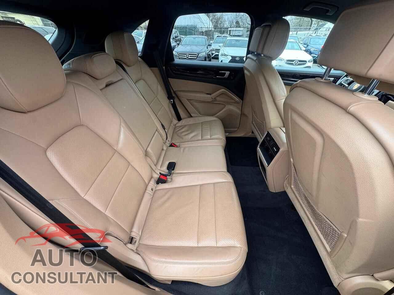 PORSCHE CAYENNE 2019 - WP1AA2AY5KDA03066
