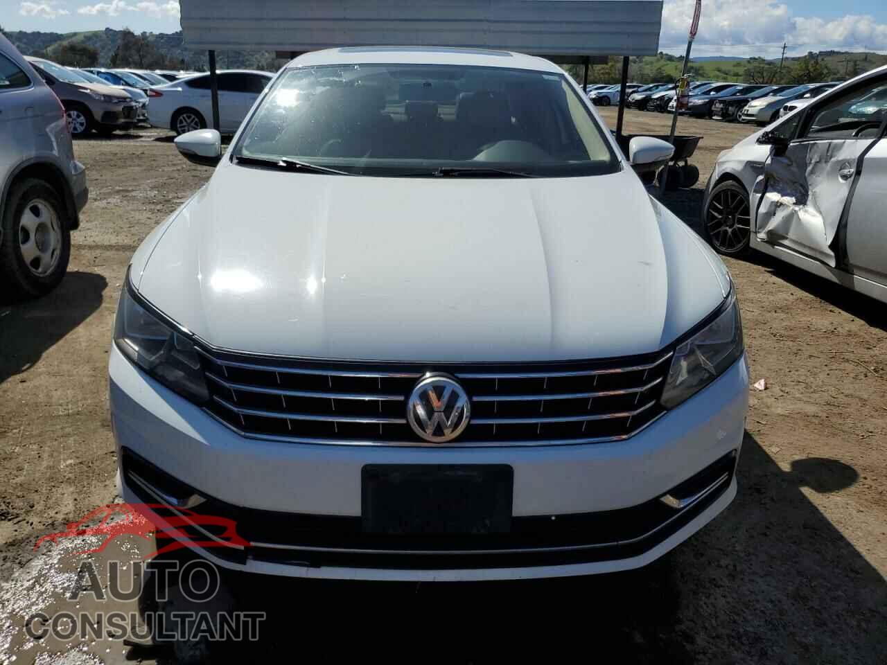 VOLKSWAGEN PASSAT 2016 - 1VWBT7A39GC006404