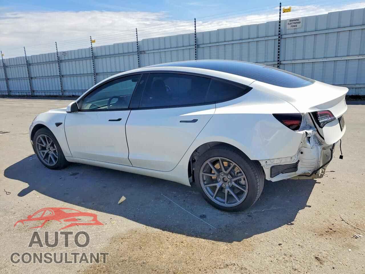 TESLA MODEL 3 2022 - 5YJ3E1EB9NF327665