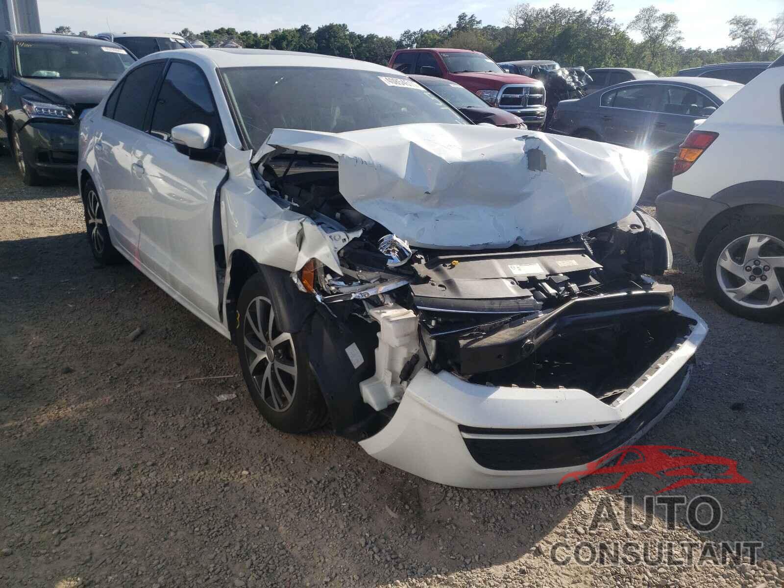VOLKSWAGEN JETTA 2018 - 3VWDB7AJ5JM237574