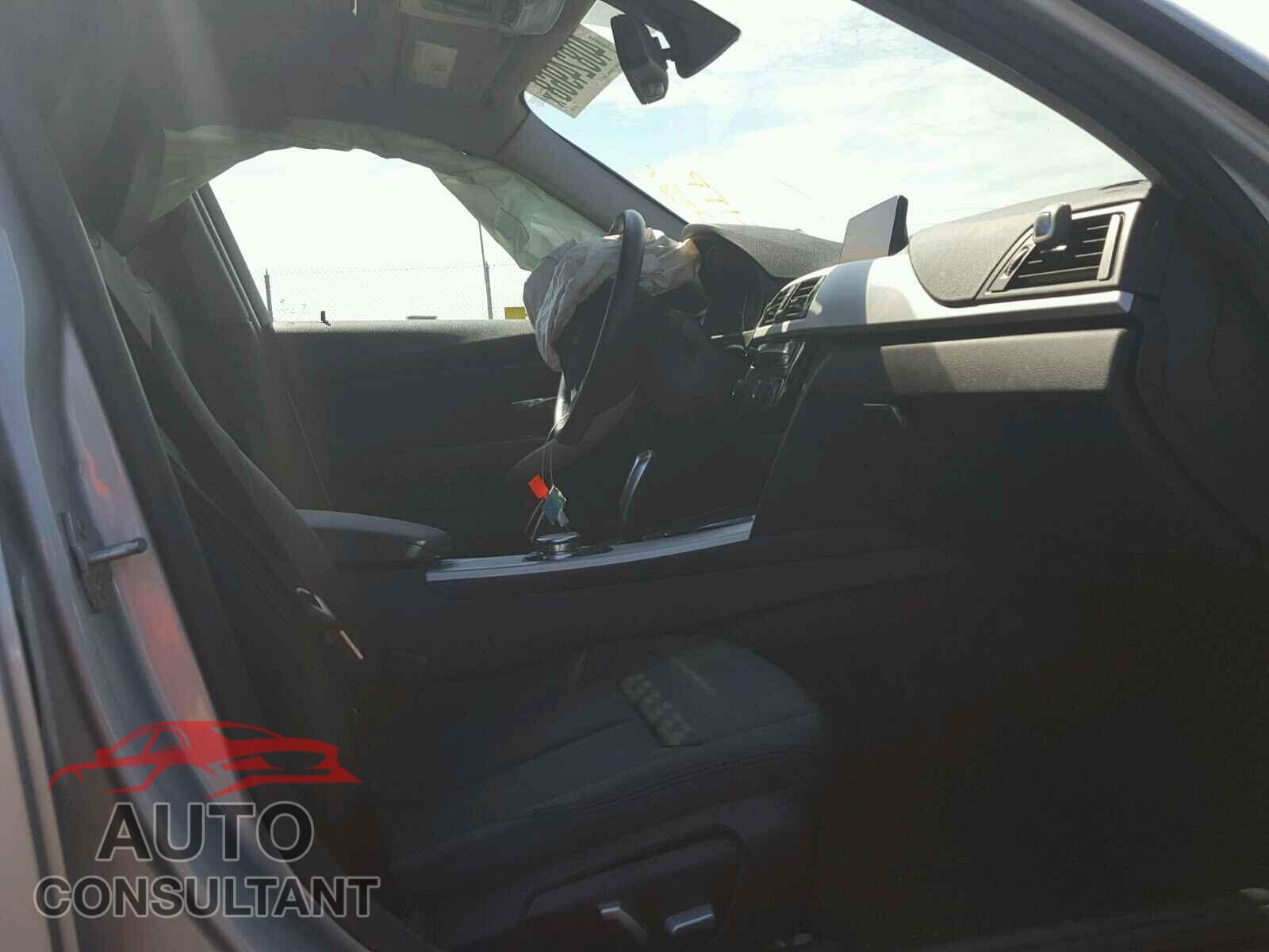 BMW 3 SERIES 2016 - WBA8E5G50GNU19687