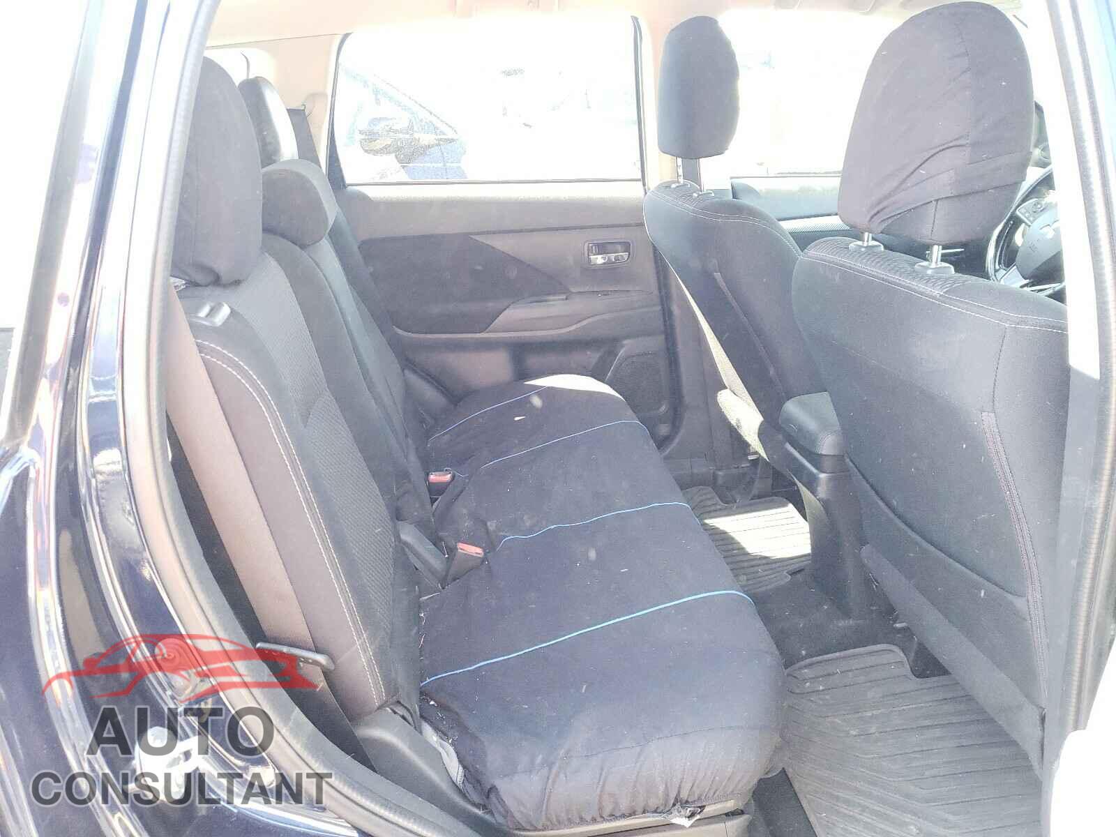MITSUBISHI OUTLANDER 2017 - JA4AD3A39HZ039934