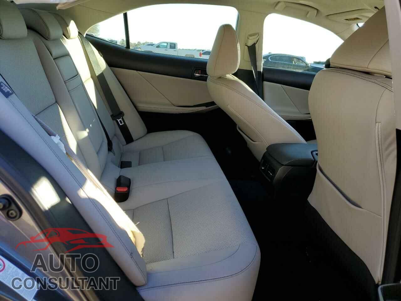 LEXUS IS 2016 - JTHBA1D20G5018436