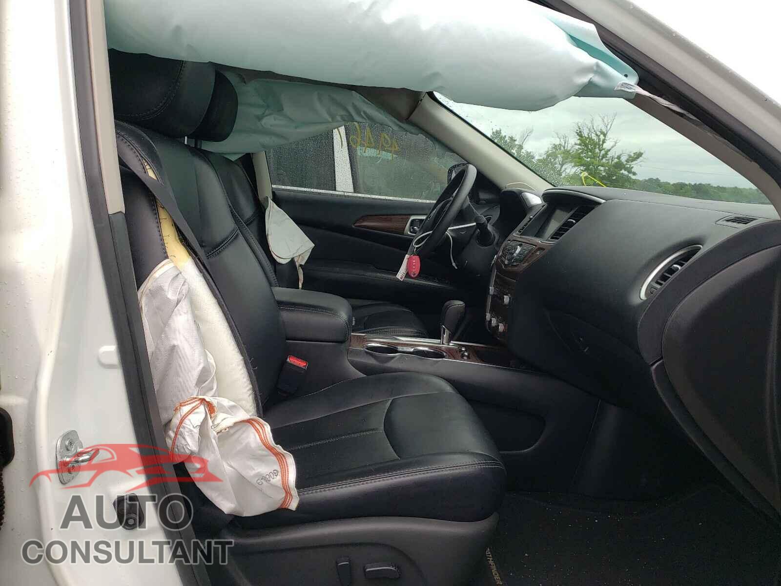 NISSAN PATHFINDER 2017 - 5N1DR2MN5HC646620