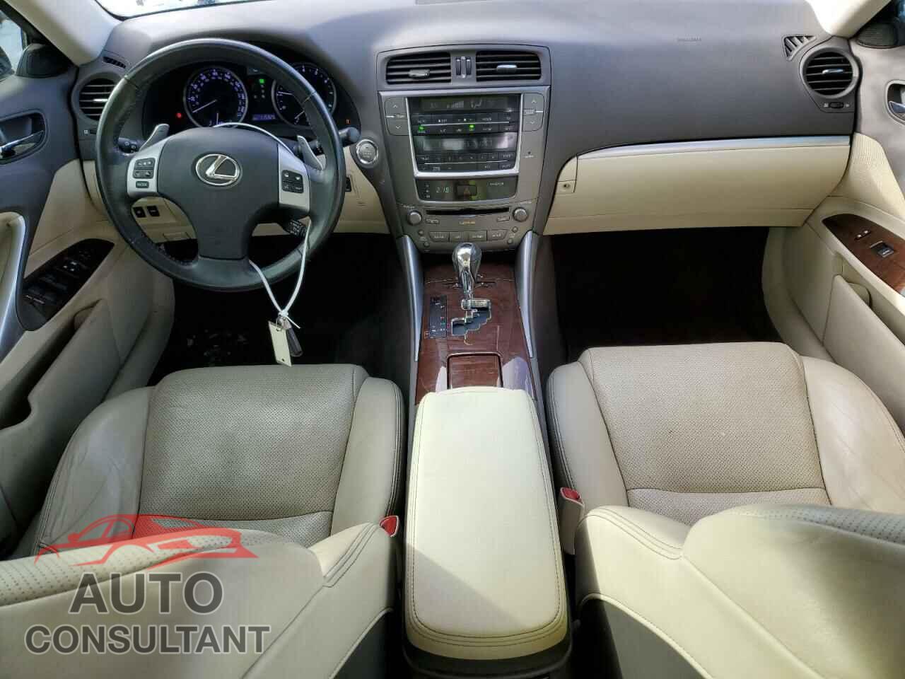 LEXUS IS 2011 - JTHCF5C20B5052187