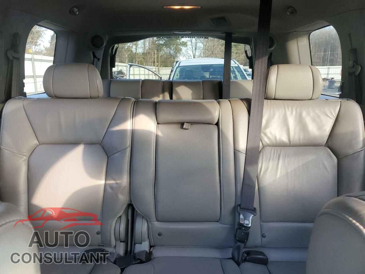 HONDA PILOT 2011 - 5FNYF4H99BB083556