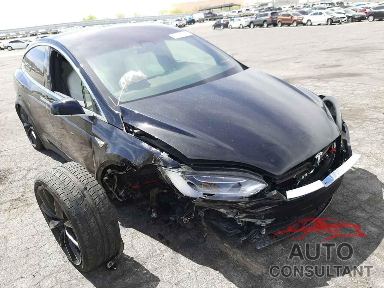 TESLA MODEL X 2020 - 5YJXCBE22LF303900