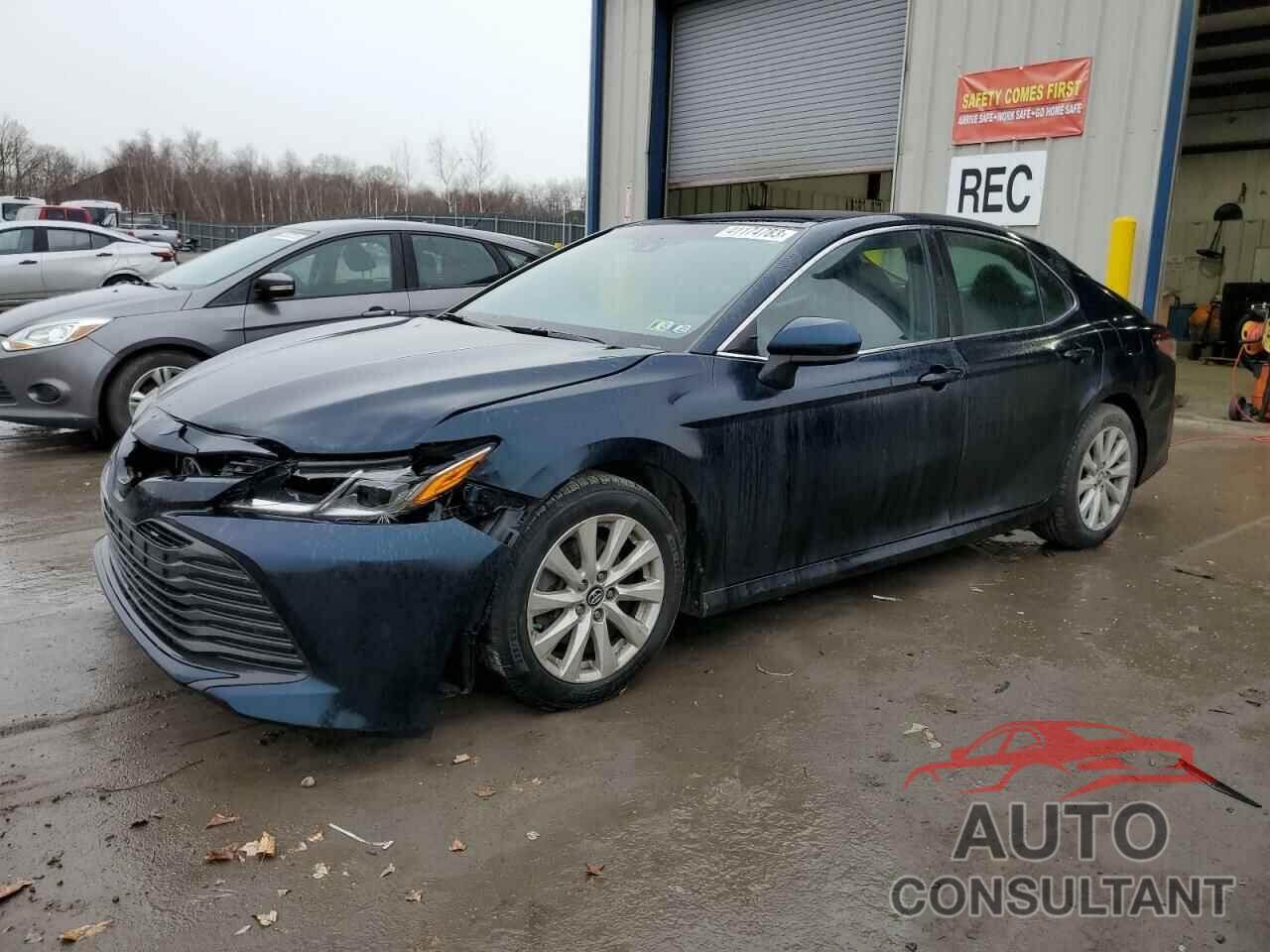 TOYOTA CAMRY 2018 - 4T1B11HK4JU644429