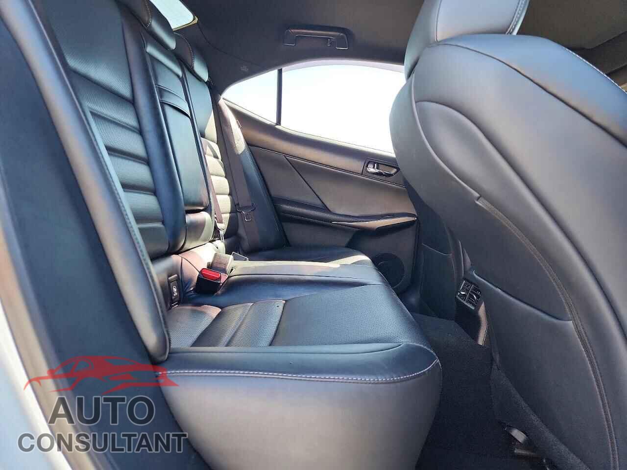 LEXUS IS 2015 - JTHCF1D20F5023303