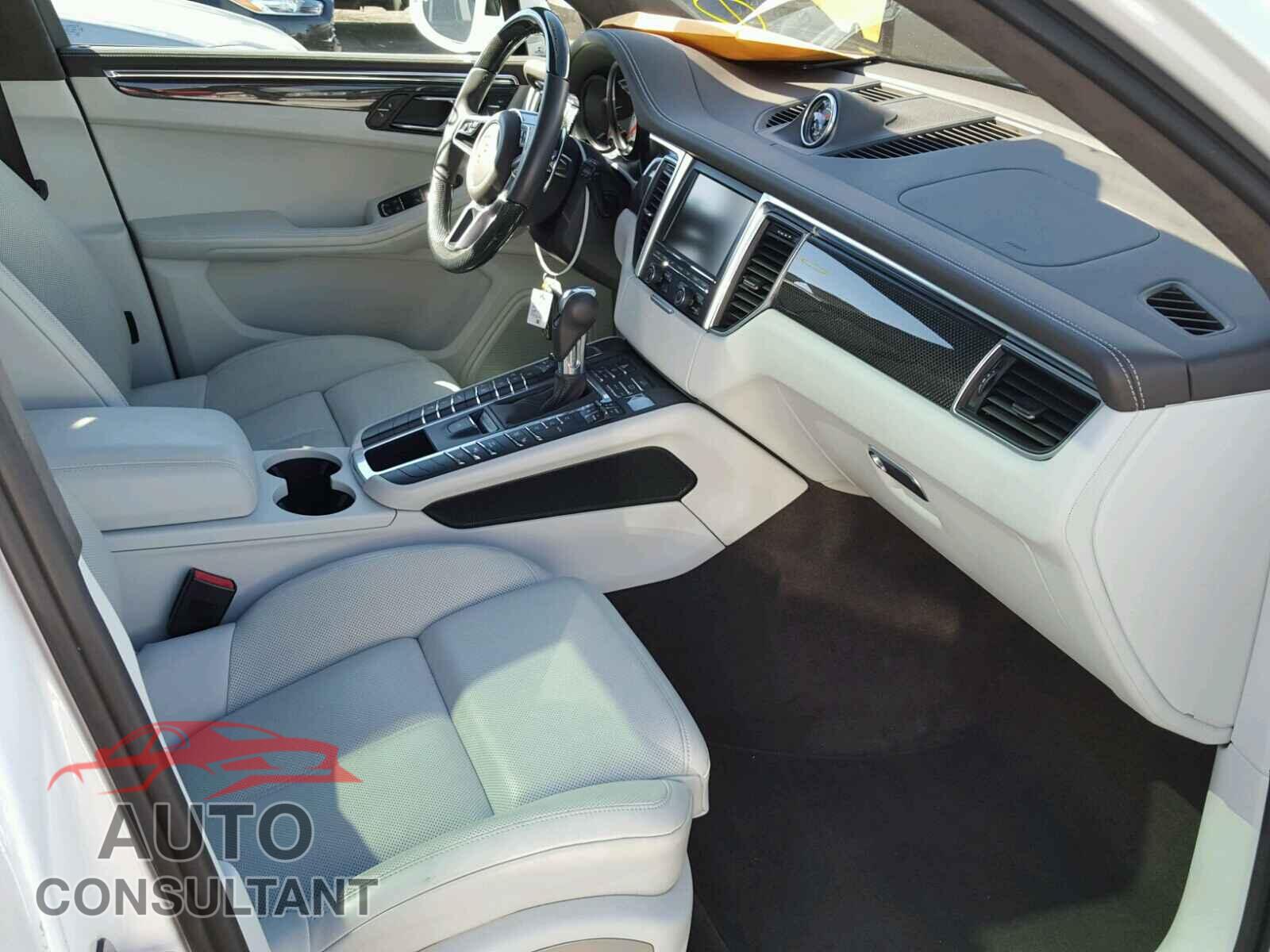 PORSCHE MACAN 2015 - WP1AF2A51FLB99672