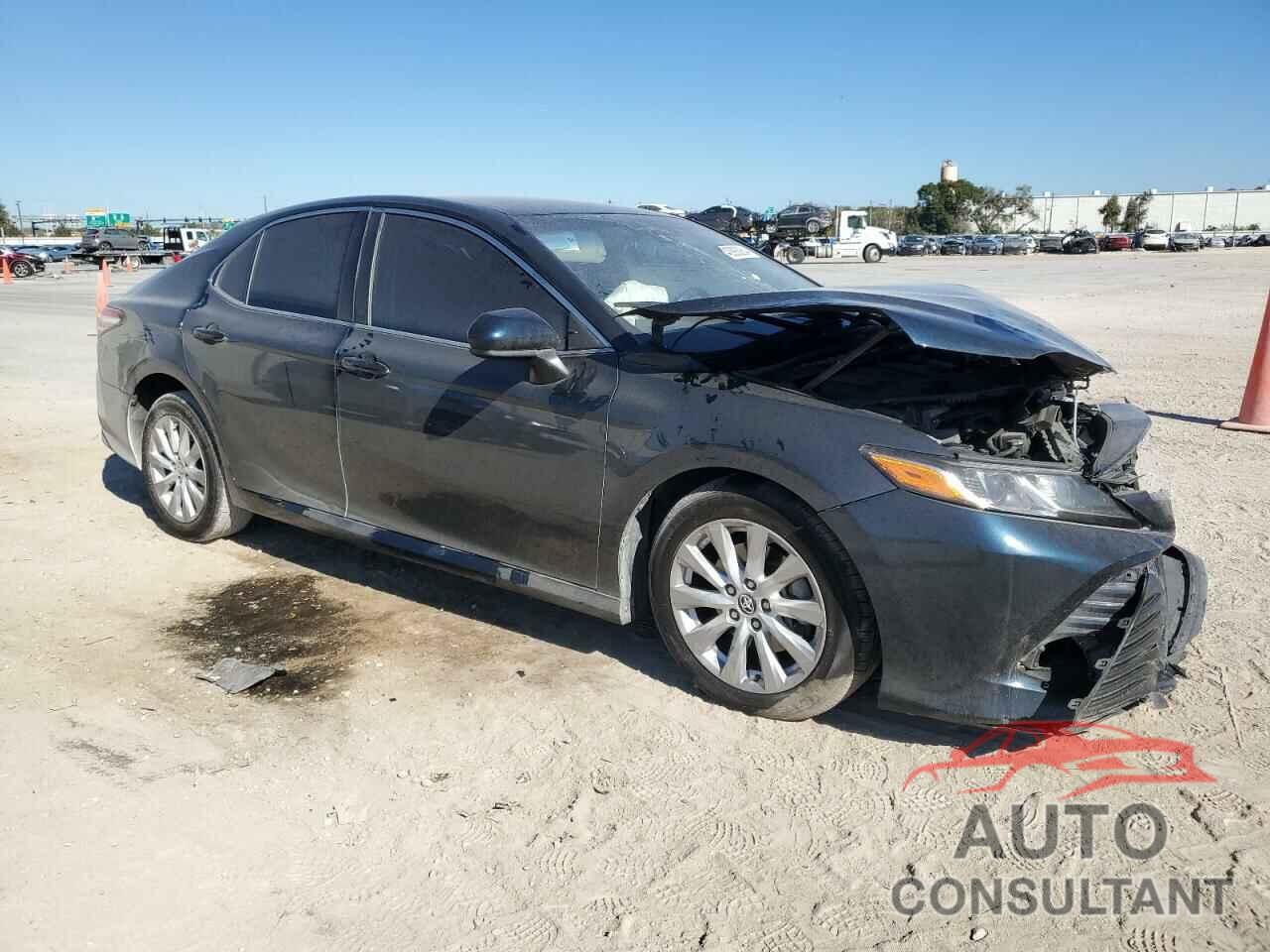 TOYOTA CAMRY 2018 - 4T1B11HK8JU629190