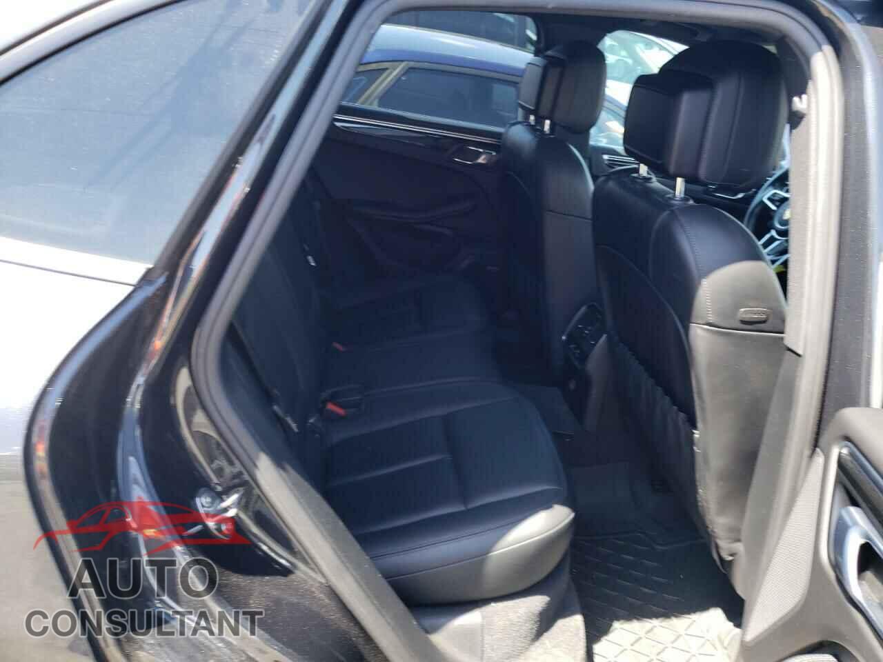 PORSCHE MACAN 2018 - WP1AA2A53JLB15049