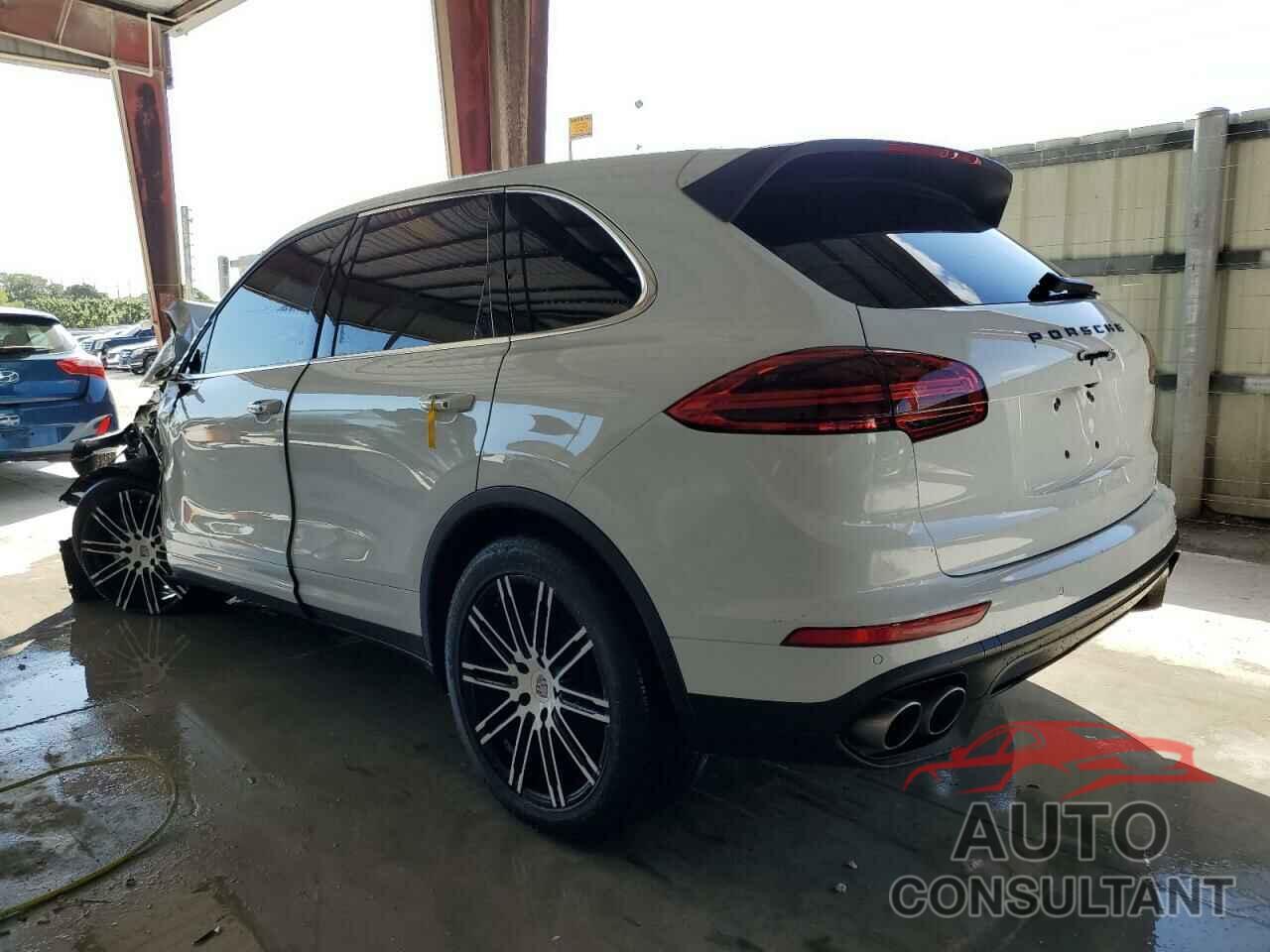 PORSCHE CAYENNE 2017 - WP1AB2A22HLA51437