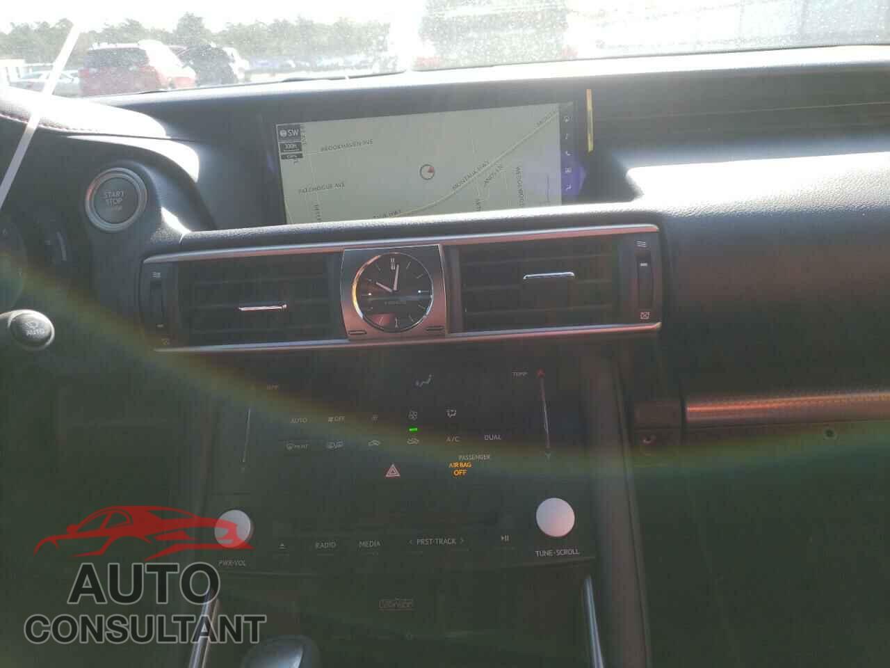 LEXUS IS 2017 - JTHCE1D21H5013028