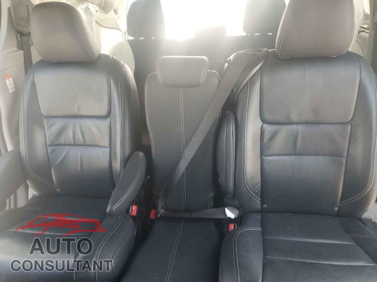 TOYOTA SIENNA 2017 - 5TDXZ3DC2HS811141