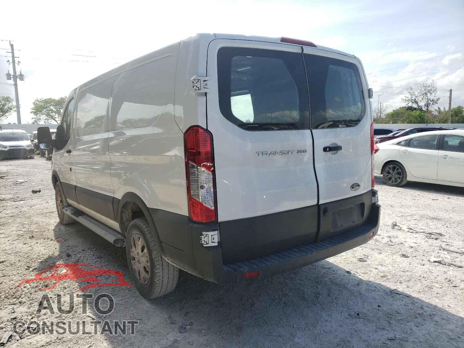 FORD TRANSIT CO 2018 - 1FTYR1YM2JKA98850