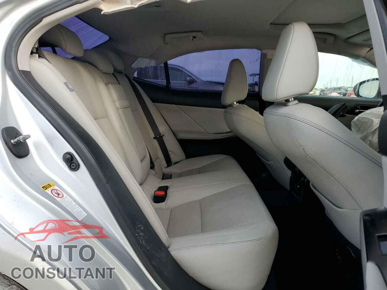 LEXUS IS 2014 - JTHCF1D20E5001056