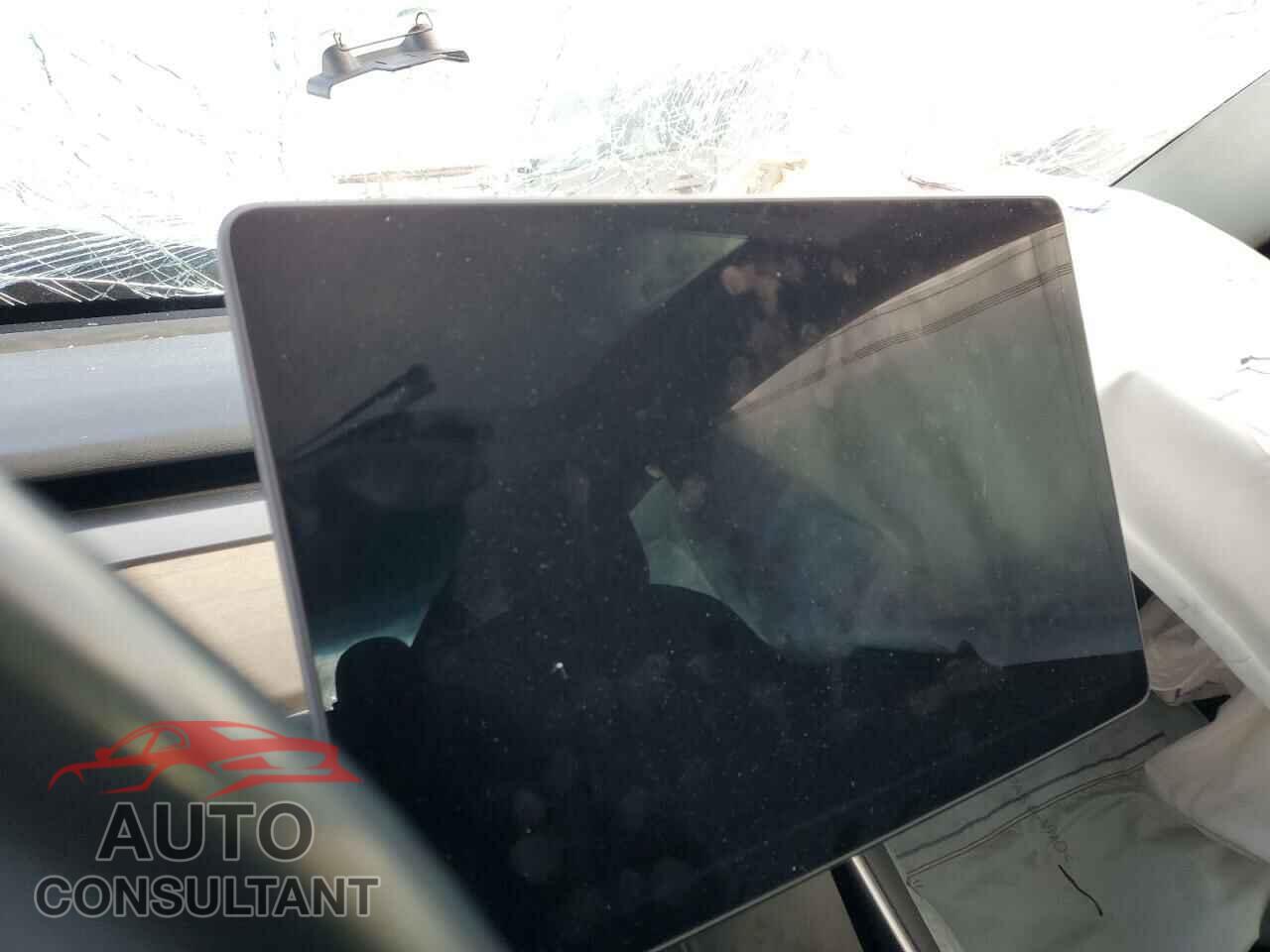 TESLA MODEL 3 2018 - 5YJ3E1EB3JF130761