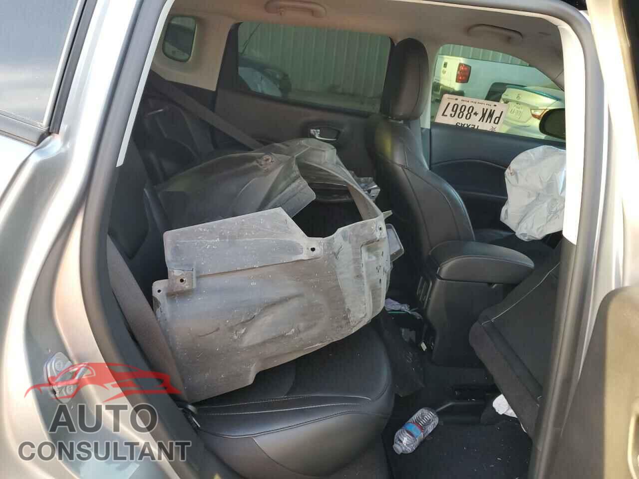 JEEP COMPASS 2021 - 3C4NJDCB8MT566410