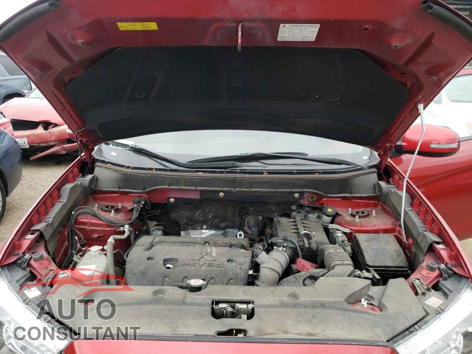 MITSUBISHI OUTLANDER 2019 - JA4AR3AU8KU007782
