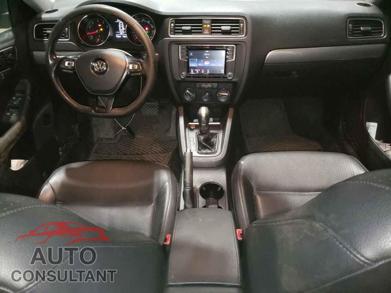 VOLKSWAGEN JETTA 2017 - 3VWDB7AJ8HM400602