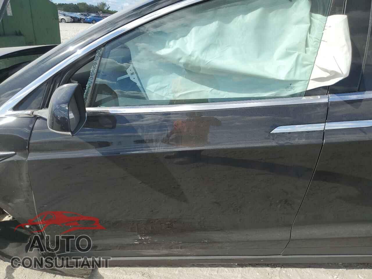 TESLA MODEL X 2017 - 5YJXCDE28HF060922