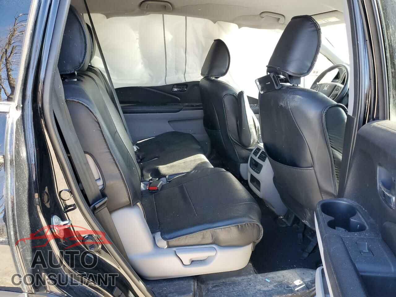 HONDA PILOT 2017 - 5FNYF6H34HB049217