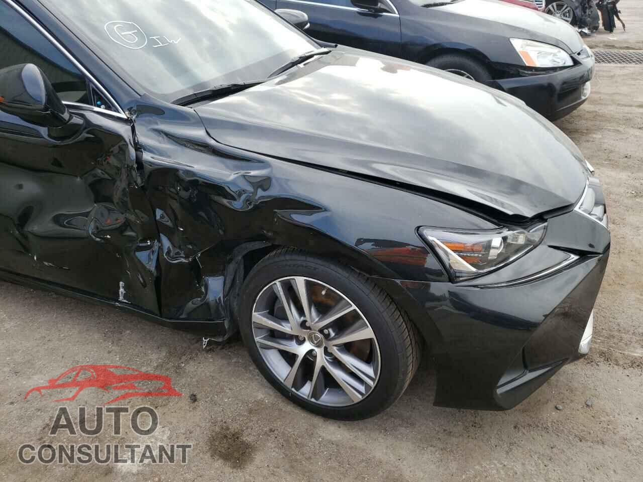 LEXUS IS 2018 - JTHBA1D21J5083674