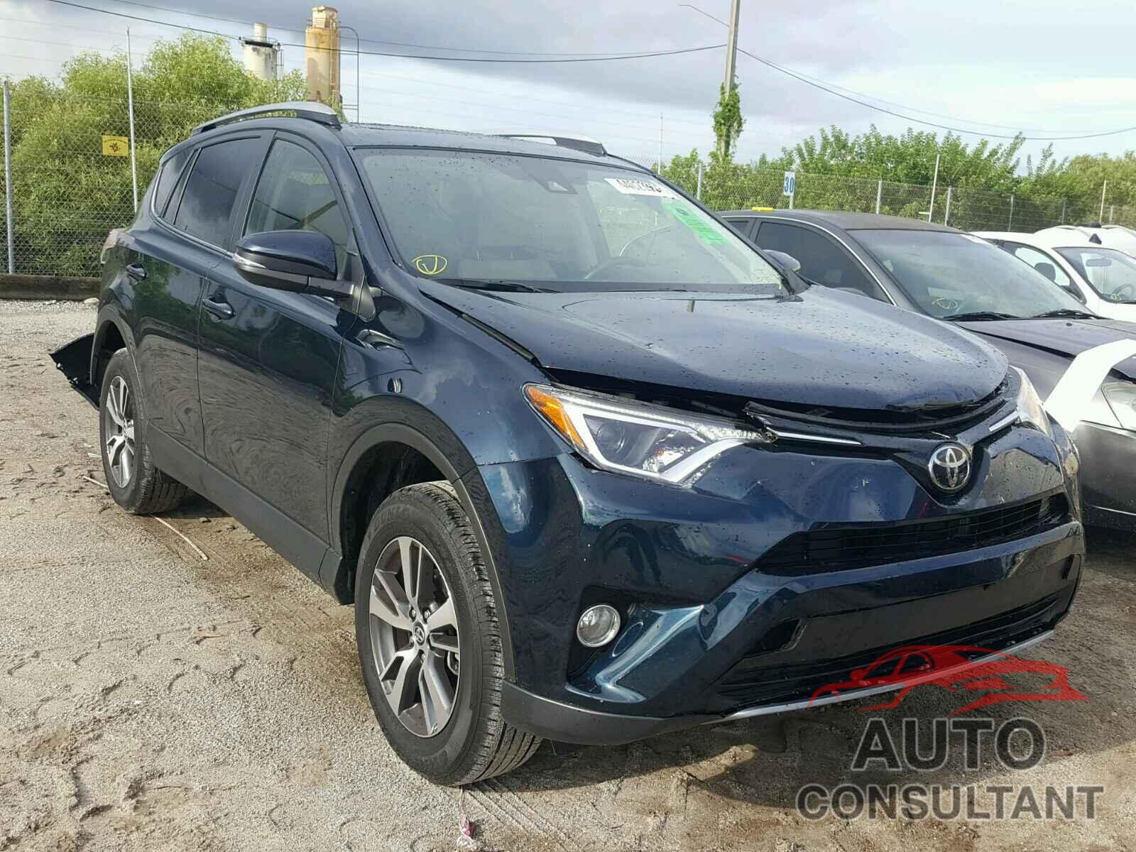 TOYOTA RAV4 XLE 2017 - JTMWFREV6HJ112163