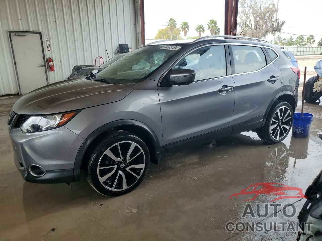 NISSAN ROGUE 2018 - JN1BJ1CP3JW500160