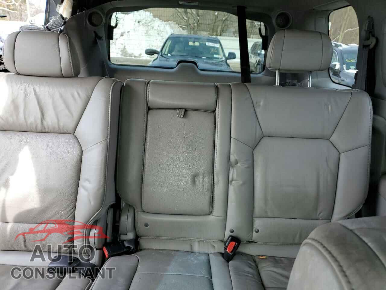 HONDA PILOT 2011 - 5FNYF4H62BB073425
