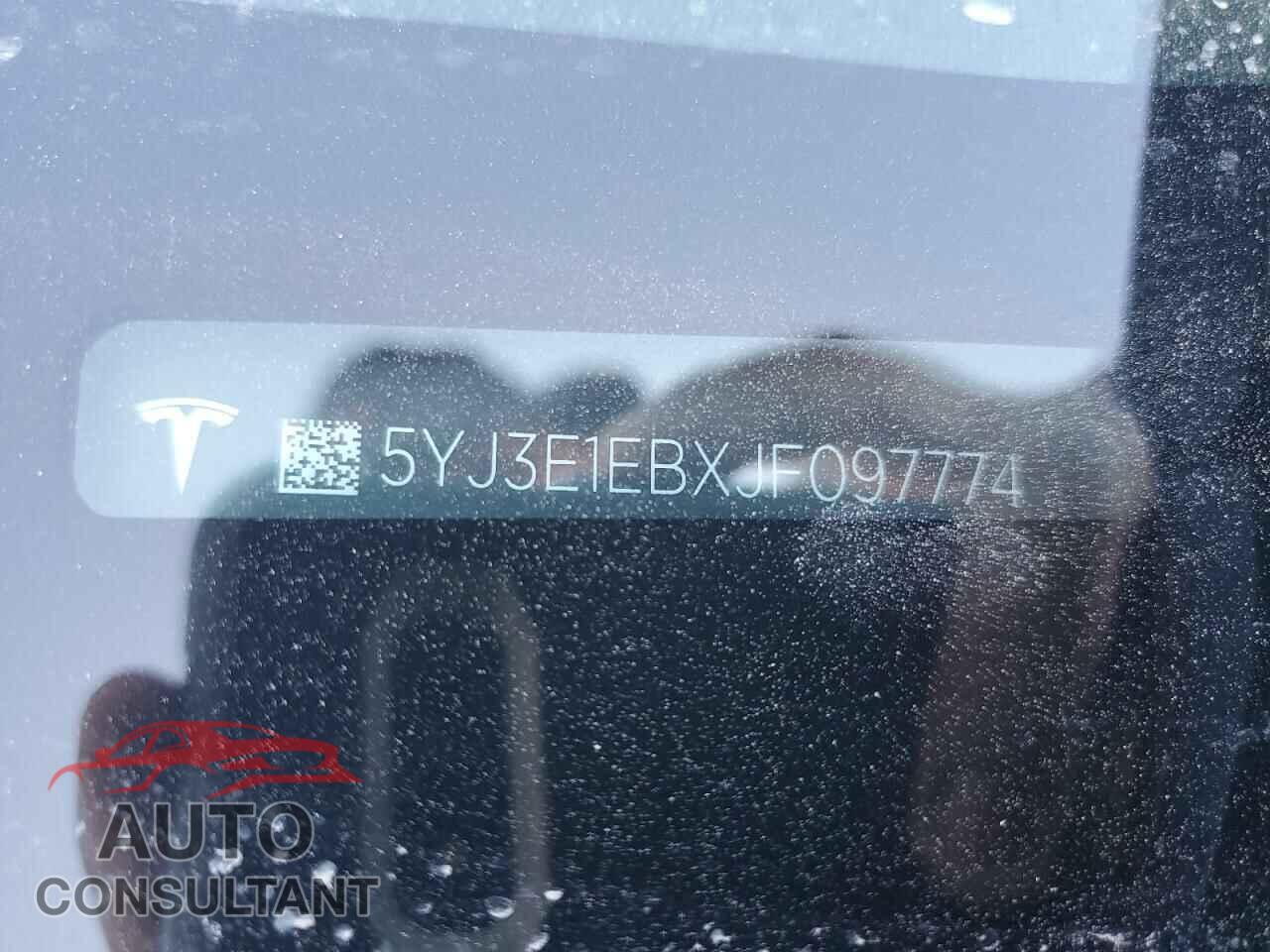 TESLA MODEL 3 2018 - 5YJ3E1EBXJF097774