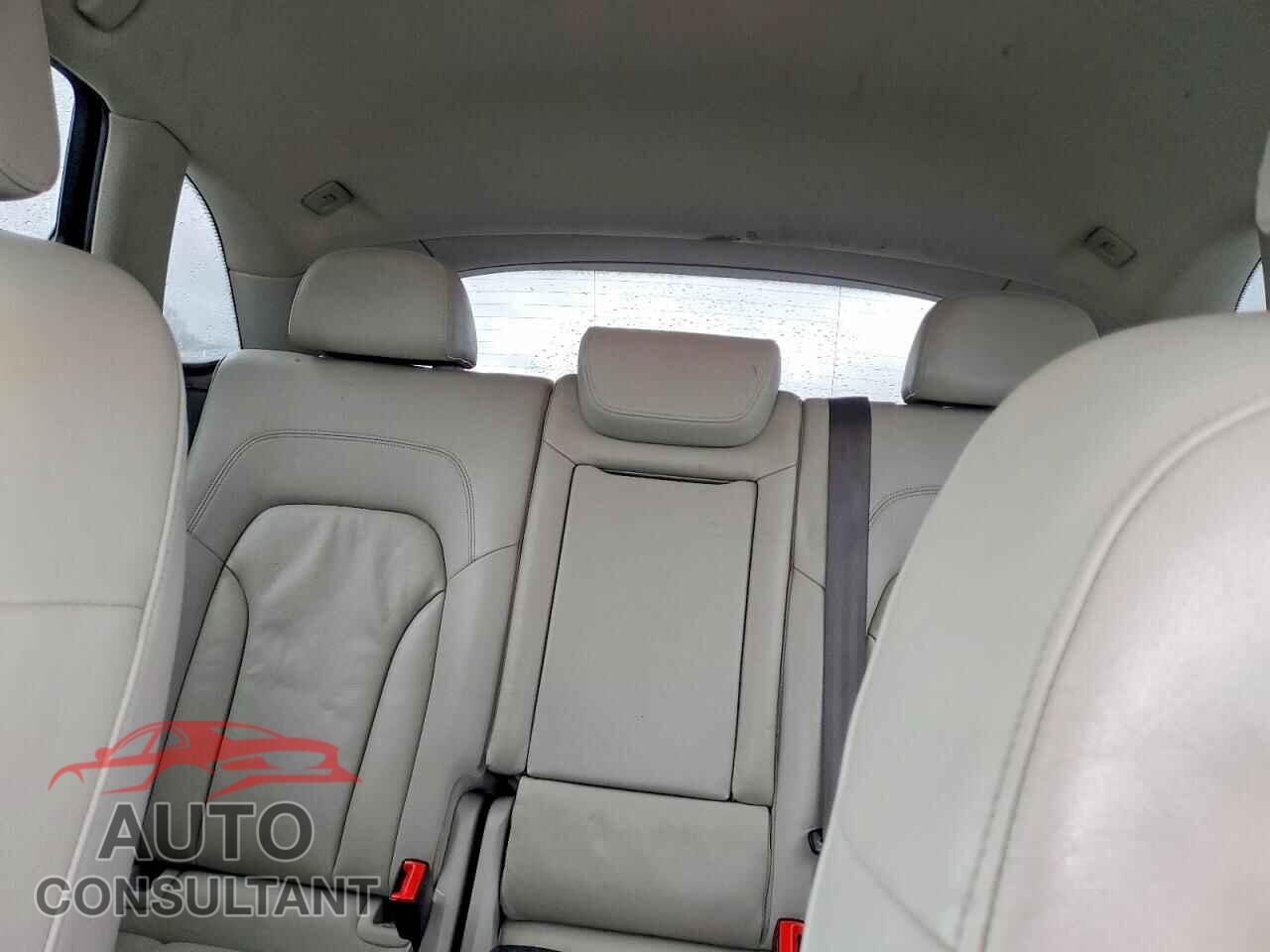 AUDI Q5 2011 - WA1CFAFP7BA105440
